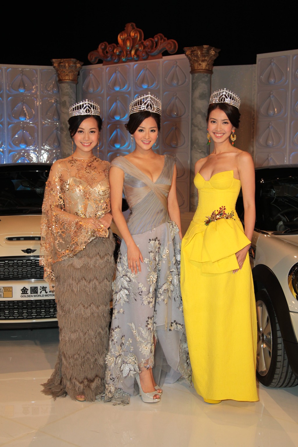 御任後加入娛樂圈工作。